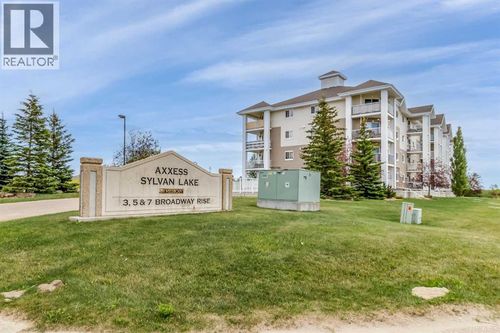 3 Broadway Rise, Sylvan Lake, AB, T4S0G9 | Card Image