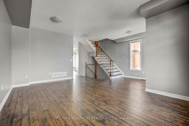 136 Vittorio De Luca Dr, House attached with 4 bedrooms, 3 bathrooms and 1 parking in Vaughan ON | Image 7