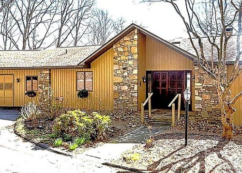 1105 High Vista Dr, Mills River, NC, 28759-2561 | Card Image