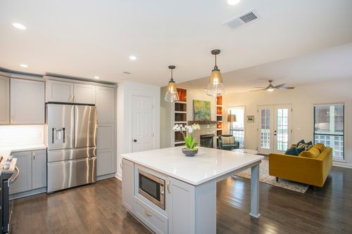 apt-7-937 Russell St, Nashville, TN, 37206-3703 | Card Image