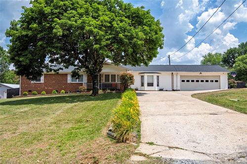 4010 Hillcrest Ct, Sophia, NC, 27350-8186 | Card Image