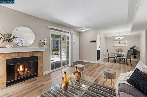j-485 Canyon Oaks Dr, Oakland, CA, 94605 | Card Image