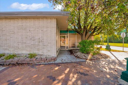 3151 S Wayne Rd, Wayne, MI, 48184-1220 | Card Image