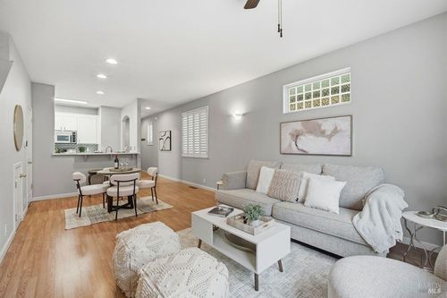 384 Mark West Commons Cir, Santa Rosa, CA, 95403-1285 | Card Image