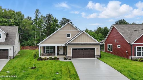 302 Trillium Trl, Lenoir City, TN, 37771-2173 | Card Image