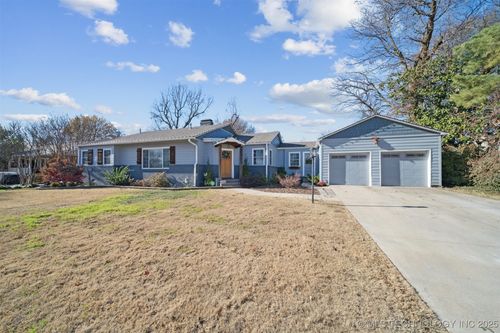 2340 College Ave, Tulsa, OK, 74114-4406 | Card Image