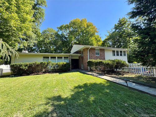 23 Wooleys Ln, Great Neck, NY, 11023-2124 | Card Image