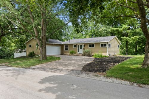 113 31st Ave, Moline, IL, 61265-7736 | Card Image
