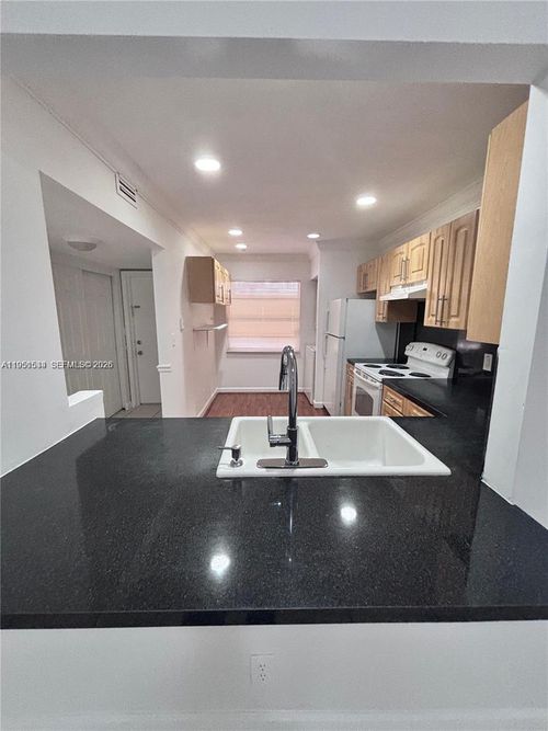 apt-104-430 Commodore Dr, Plantation, FL, 33325-2134 | Card Image