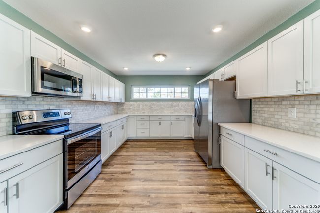 124 Herweck Dr, House other with 4 bedrooms, 3 bathrooms and null parking in Castle Hills TX | Image 9