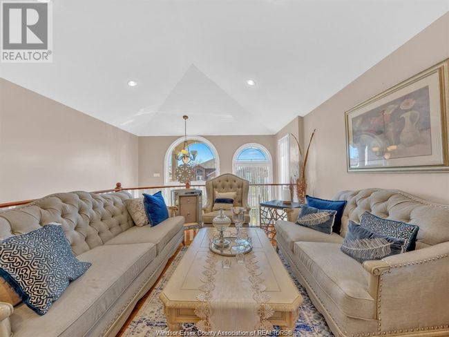 1840 St. Christopher Crt, House other with 4 bedrooms, 3 bathrooms and null parking in Windsor ON | Image 8