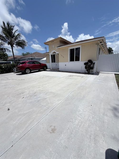 1670 Nw 73rd St, Miami, FL, 33147-6426 | Card Image