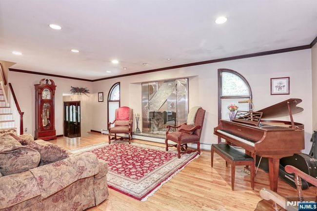 380 Hillside Ave, House other with 4 bedrooms, 4 bathrooms and null parking in Allendale NJ | Image 4