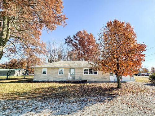 908 N Route 49, Casey, IL, 62420-1454 | Card Image