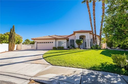 1400 Castle Crest Dr, Las Vegas, NV, 89117-7004 | Card Image