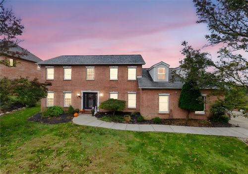 15 Penntowne Dr, Irwin, PA, 15642-8816 | Card Image