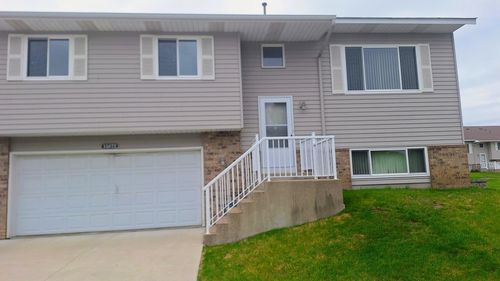 15872 Granada Ave, Apple Valley, MN, 55124-7444 | Card Image
