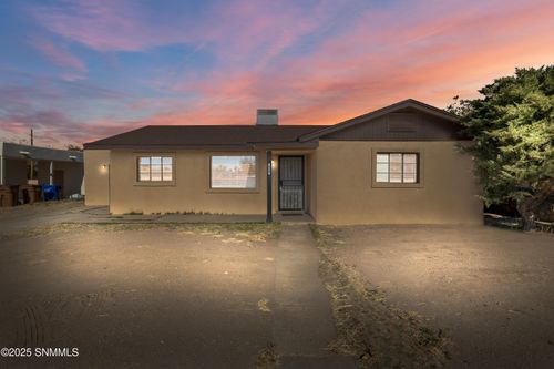 424 Hoagland Rd, Las Cruces, NM, 88005-1414 | Card Image