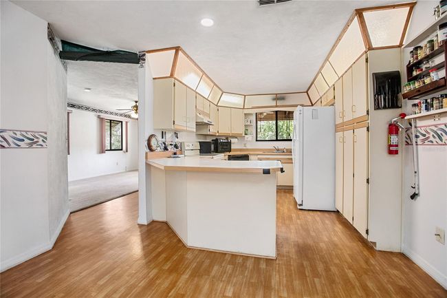 Kitchen | Image 8