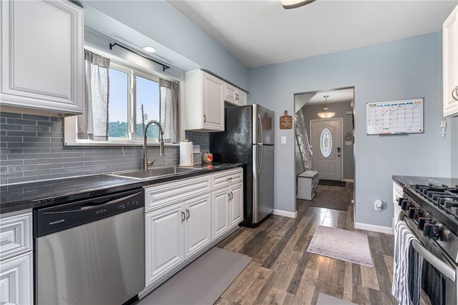 334 Orchard St, House other with 4 bedrooms, 2 bathrooms and null parking in Springdale PA | Image 11