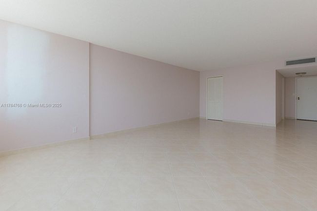 PH-1 - 100 Golden Isles Dr, Condo with 1 bedrooms, 2 bathrooms and null parking in Hallandale Beach FL | Image 9