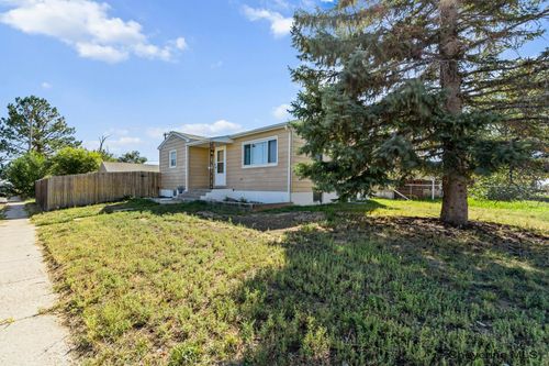 2621 e E 13th St, Cheyenne, WY, 82001-5607 | Card Image