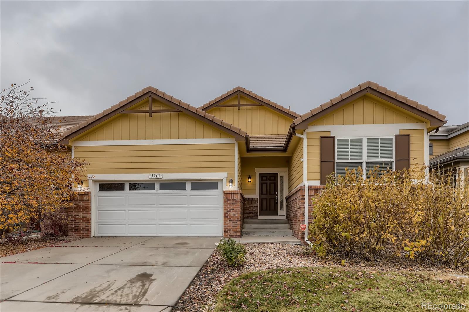 3743 S Shawnee Way, Sold in Aurora Zoocasa