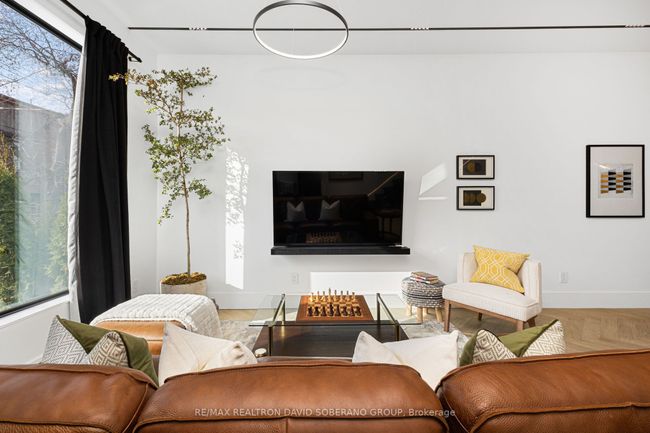 102 Ulster St, House attached with 4 bedrooms, 5 bathrooms and 1 parking in Toronto ON | Image 4