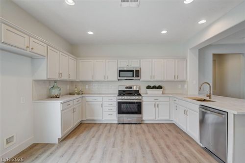 8916 El Diablo St, Las Vegas, NV, 89131-1737 | Card Image