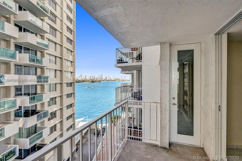613-1228 West Ave, Miami Beach, FL, 33139-4381 | Card Image