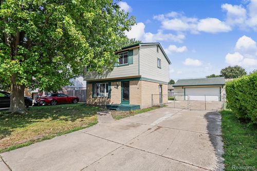 13531 Marvin St, Taylor, MI, 48180-4495 | Card Image