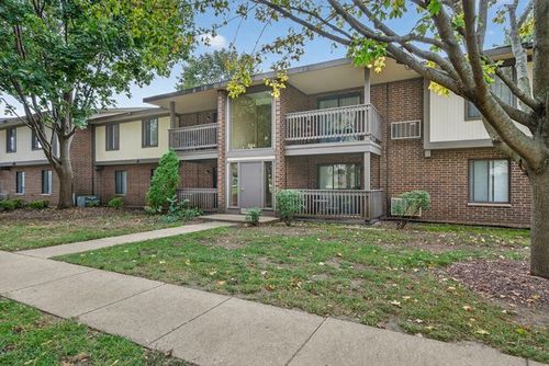 apt-5-584 Somerset Ln, Crystal Lake, IL, 60014-7786 | Card Image