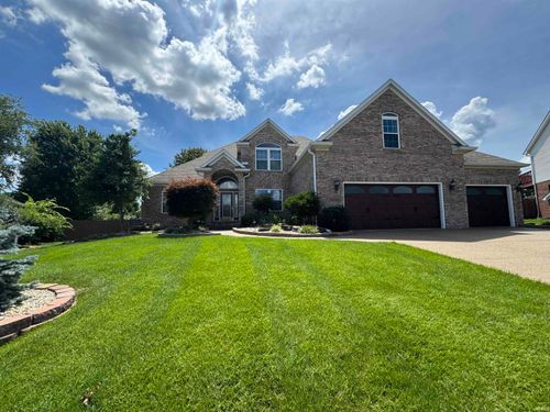 6100 Pebble Stone Dr, Evansville, IN, 47711-7743 | Card Image