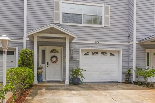 574 Ryans Woods Ln, Palm Harbor, FL, 34683-5279 | Card Image
