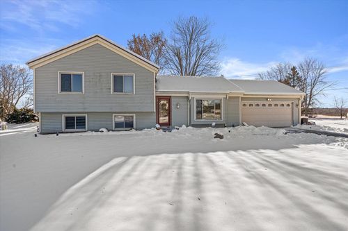 8005 Thistle Court, Waterford, WI, 53185 | Card Image