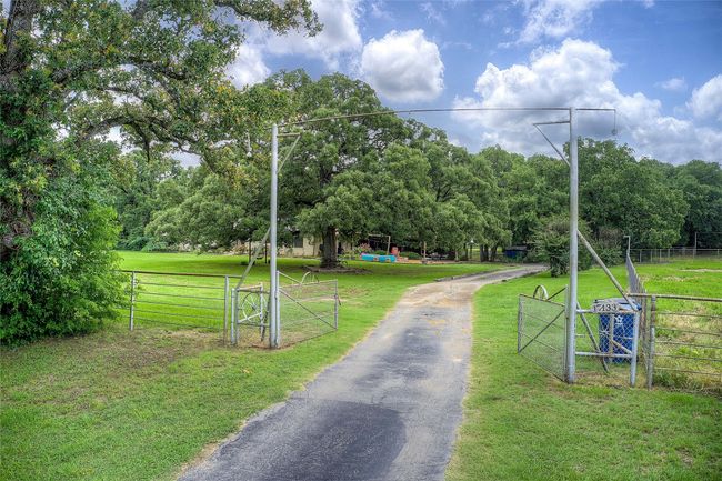 17133 Farm Road 1567 W, Home with 2 bedrooms, 1 bathrooms and null parking in Lone Oak TX | Image 7