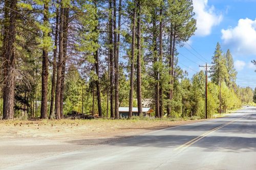 15505 Rim Dr, La Pine, OR, 97739-7576 | Card Image