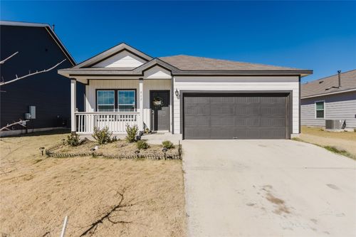 517 Halfmoon Dr, Lockhart, TX, 78644-3870 | Card Image