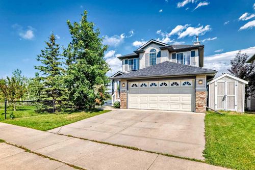 325 W Lakeview Dr, Chestermere, AB, T1X1T2 | Card Image