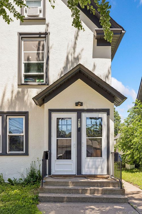 671 Spring St Ne, Minneapolis, MN, 55413-2157 | Card Image