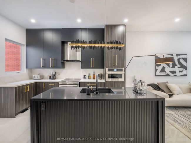 B - 357 Euclid Ave, Home with 2 bedrooms, 1 bathrooms and null parking in Toronto ON | Image 13