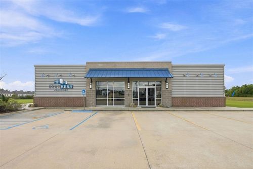 2240 E Mcneese St, Lake Charles, LA, 70607-5028 | Card Image