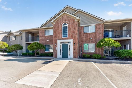 8075 Crane'S Crossing Drive, Lewis Center, OH, 43035 | Card Image