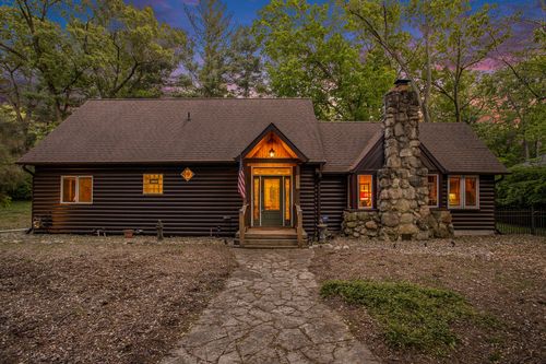 3847 Michiana Dr, Michiana Shores, IN, 46360-1127 | Card Image