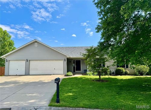 3292 Cedarspring Ct, Belleville, IL, 62221-3432 | Card Image