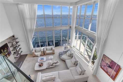 bl-48-1331 Brickell Bay Dr, Miami, FL, 33131-3690 | Card Image