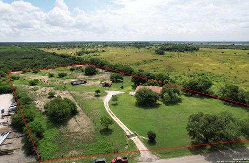 360 Viggo Rd, Beeville, TX, 78102 | Card Image