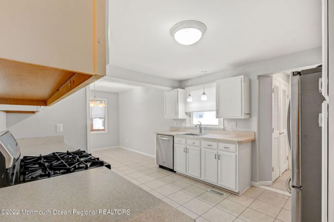 70 Crest Dr, House other with 3 bedrooms, 2 bathrooms and null parking in Howell NJ | Image 6
