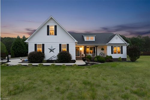 285 Washburn Rd, Madison, NC, 27025-8327 | Card Image