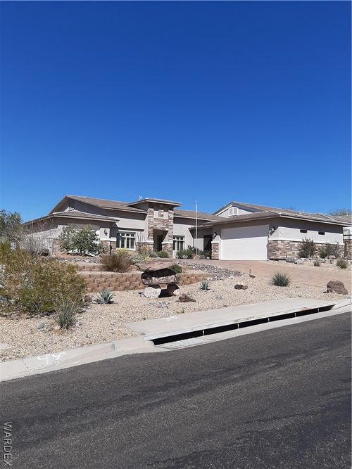 2525 Trade Wind Dr, Bullhead City, AZ, 86442-8887 | Card Image